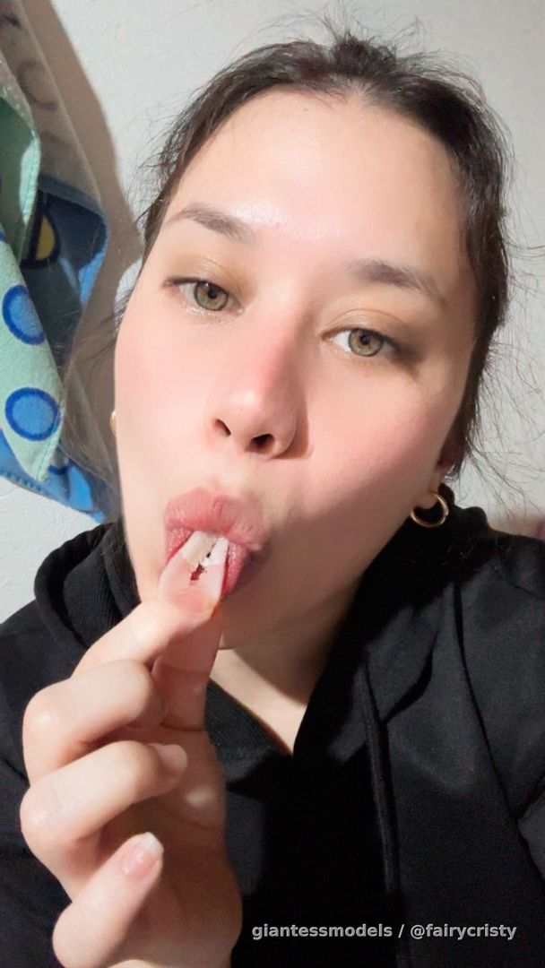 Are you ready to come over and let me fulfill your fantasies? 😼 Or are you scared of me? 🤭
Tell me a little about how you'd like me to devour you 👅👀