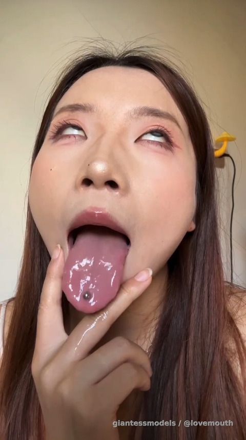  girl's mouth