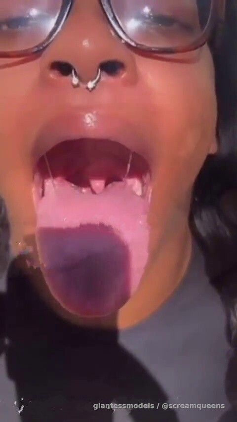 Juicyyy Wide Mouth Crazyy Uvula Viewz