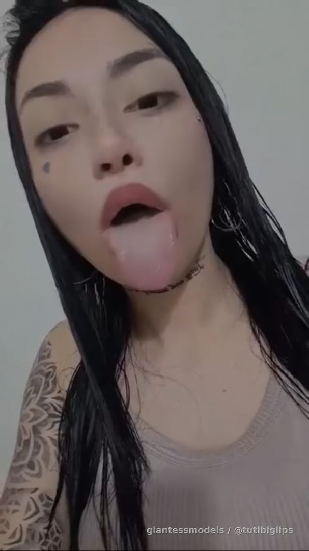 Tongue👅