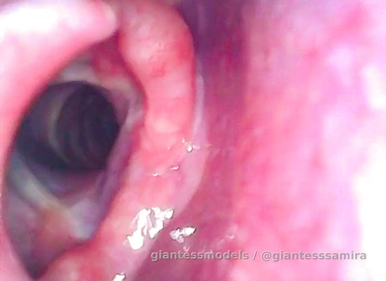 Do you want to see my epiglottis in action? Write me 😈
