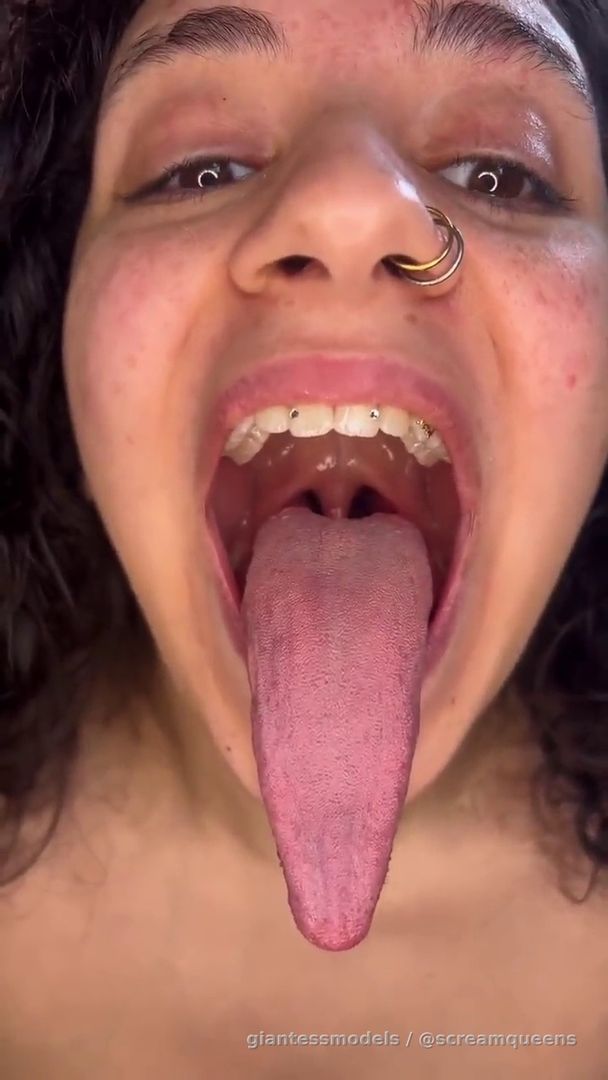 Insanee Huge Mouth Stretching + Long Tongue Out Viewz