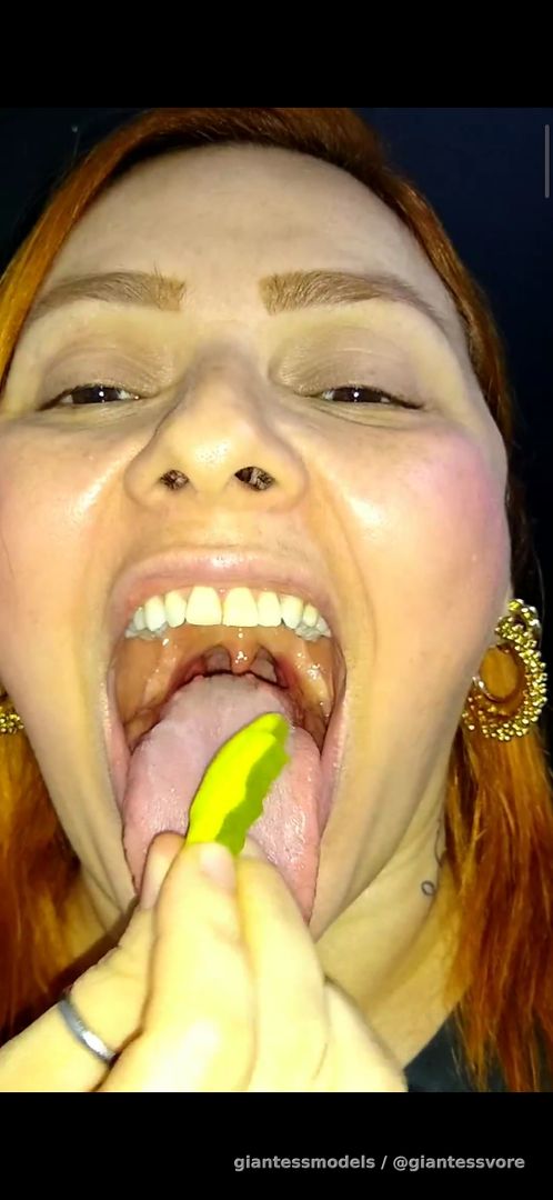 Big girl swallow gummy crocodile whole 