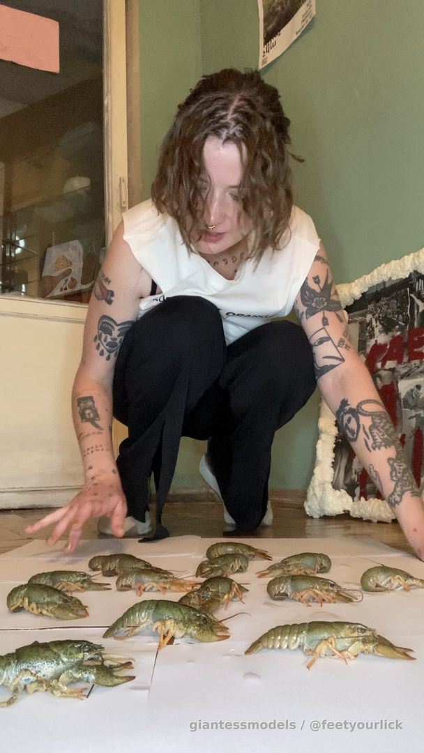 Crayfish crush in shoes 