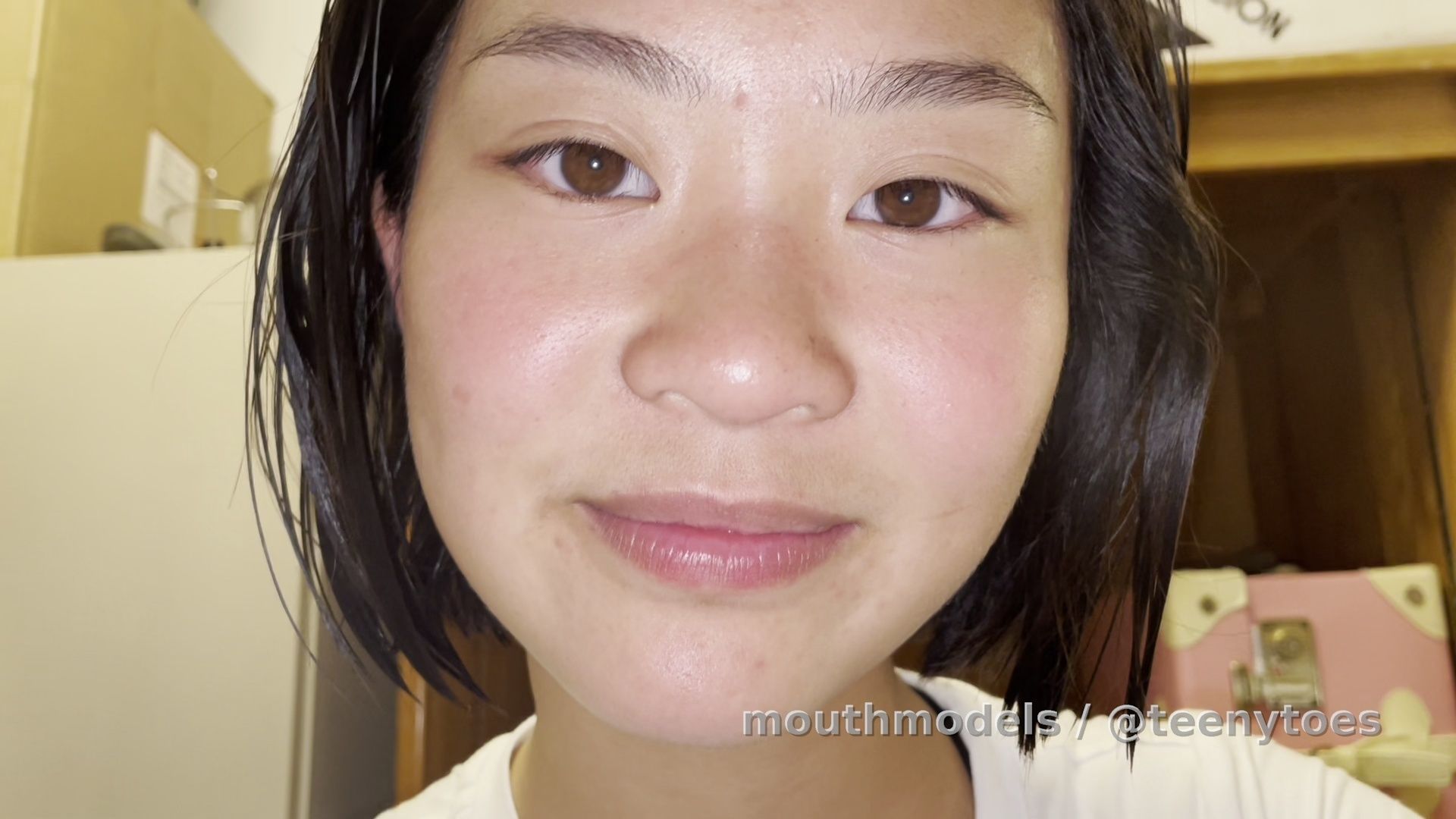 Watch me swallow these tinies