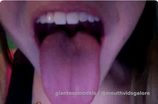 Old Omegle Video 169: Closeup Tour