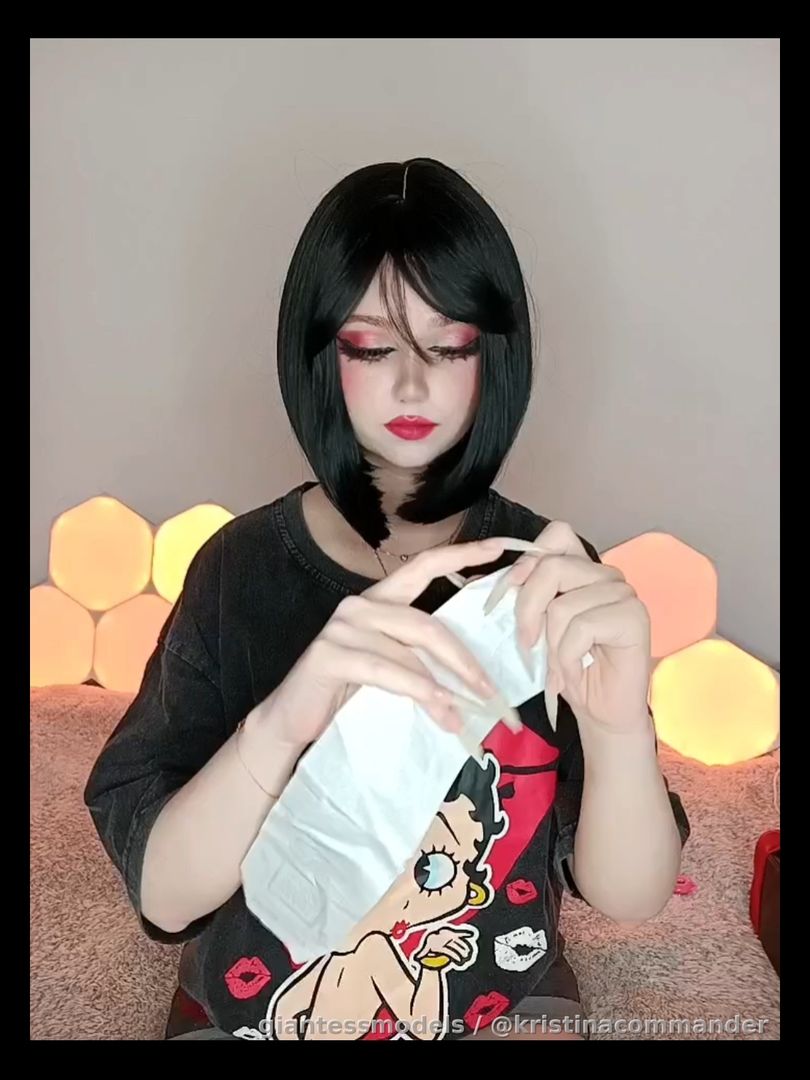 ASMR + cutting paper with long natural nails (video 1 min)