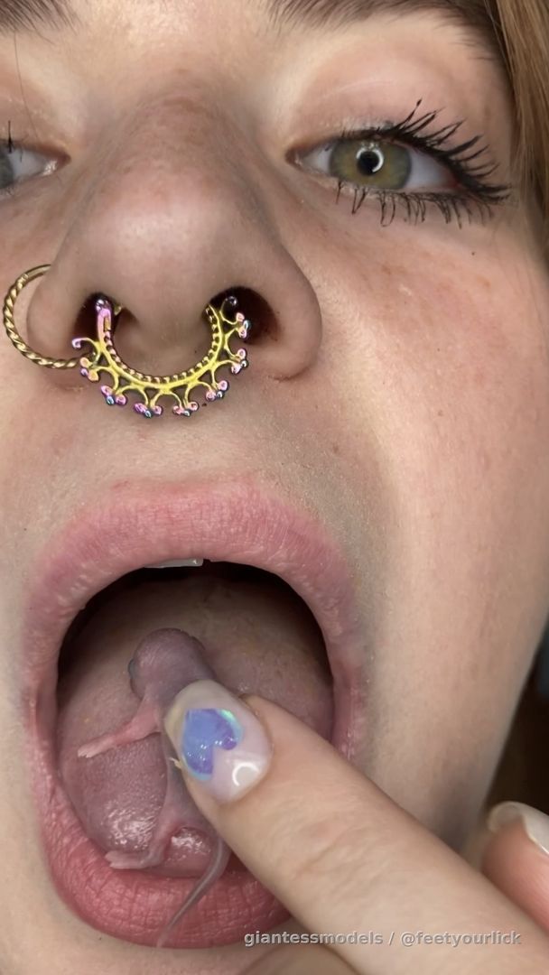 Pinky VORE with close ups and mouth play + chewing food 🐁 🥰 DISCOUNT ‼️
