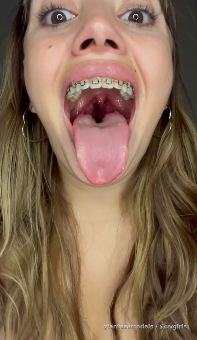 Latina shows her long uvula and big tonsils, touches it too