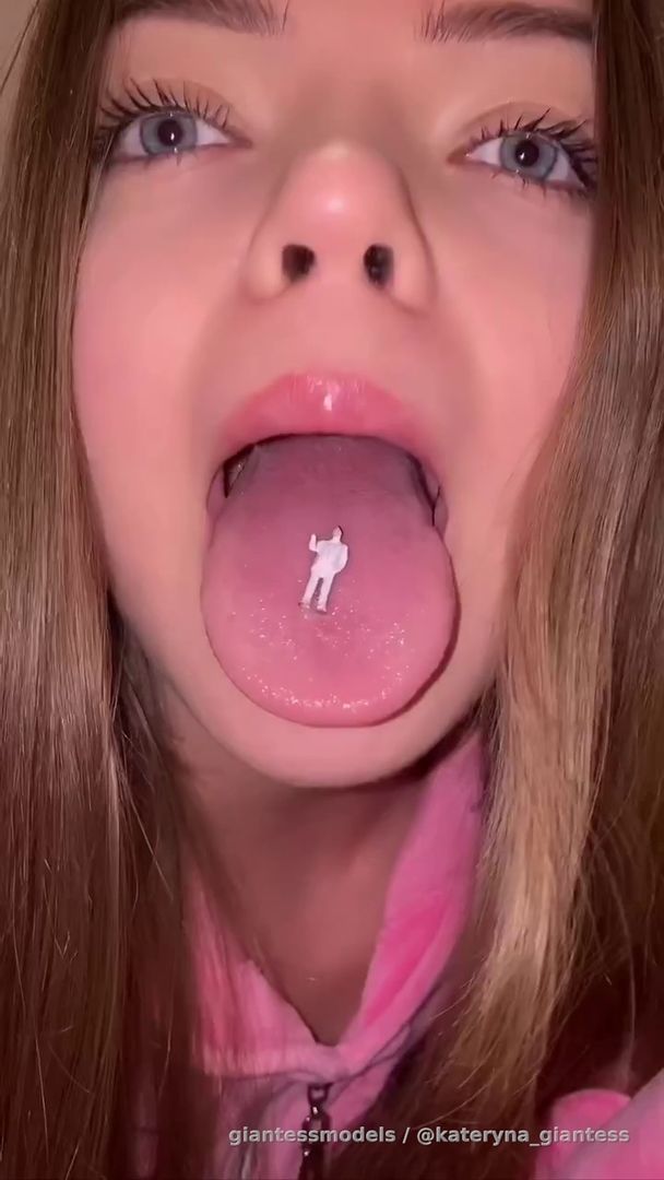 Tiny on my tongue👅