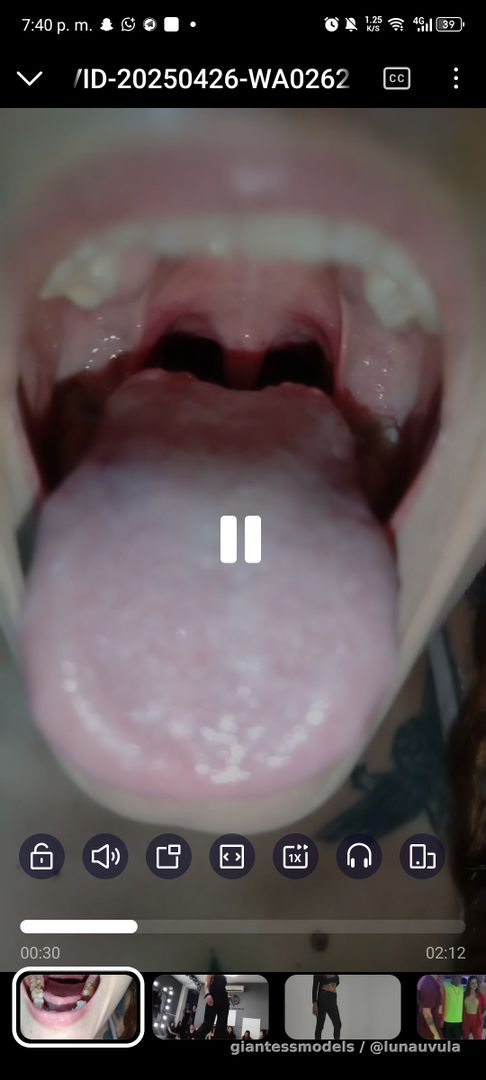 Playing with My mouth tongue uvula.. 👄