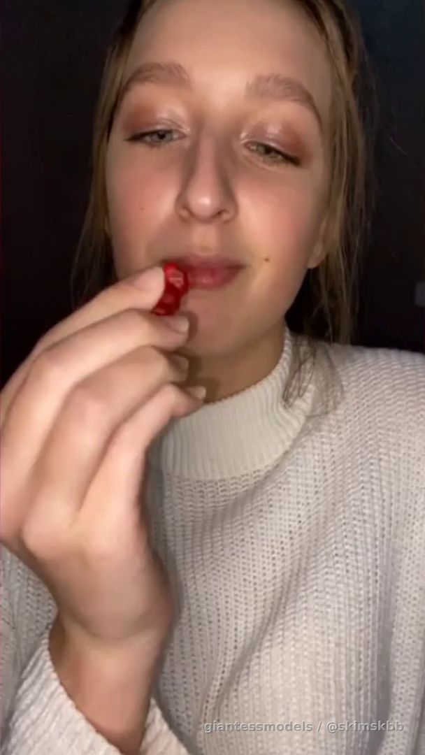 Gummy swallow 2