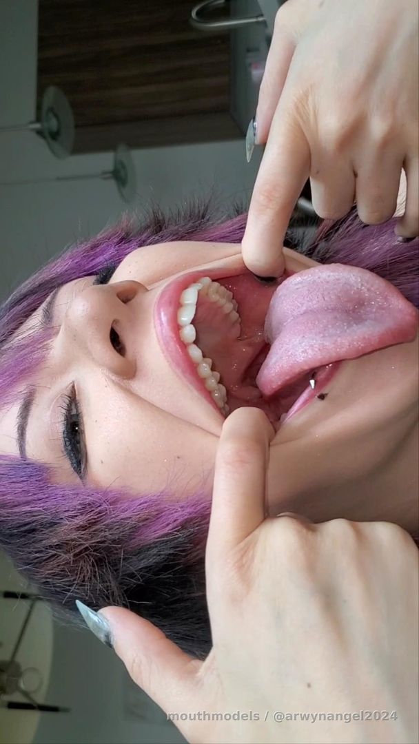 https://www.mouthmodels.com/titan.mouth.goddess
