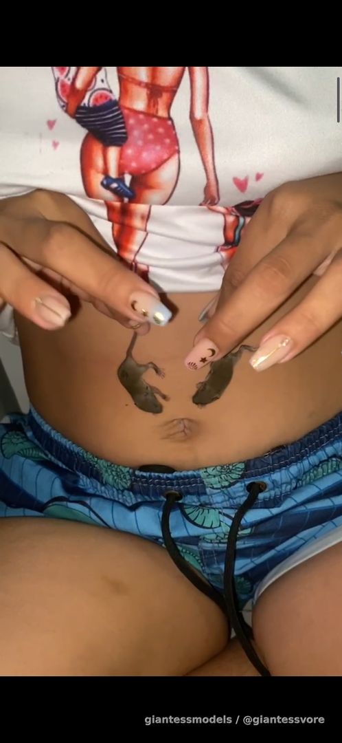 2 mouse get swallowed whole !