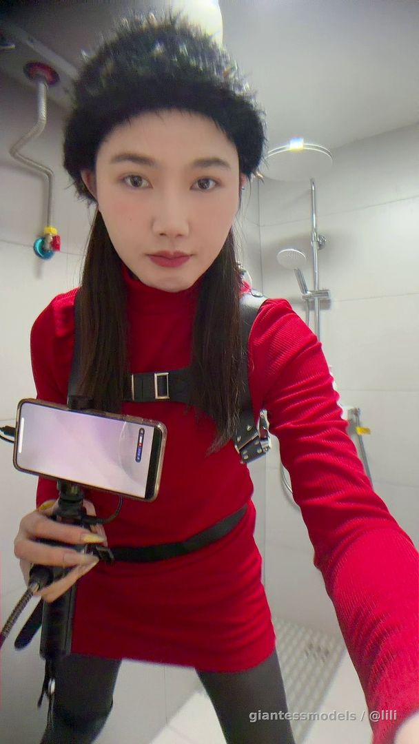 Swallowing a tube with endoscope 