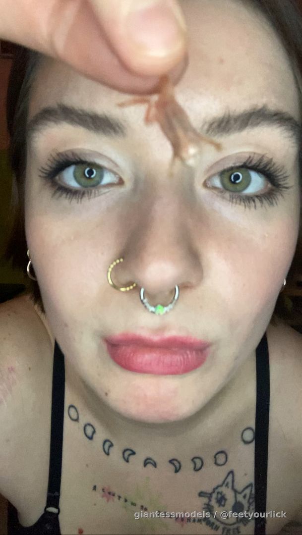 My first experience with swallowing a frog (LIVE VORE) ❤️ 🐸 DISCOUNT❕