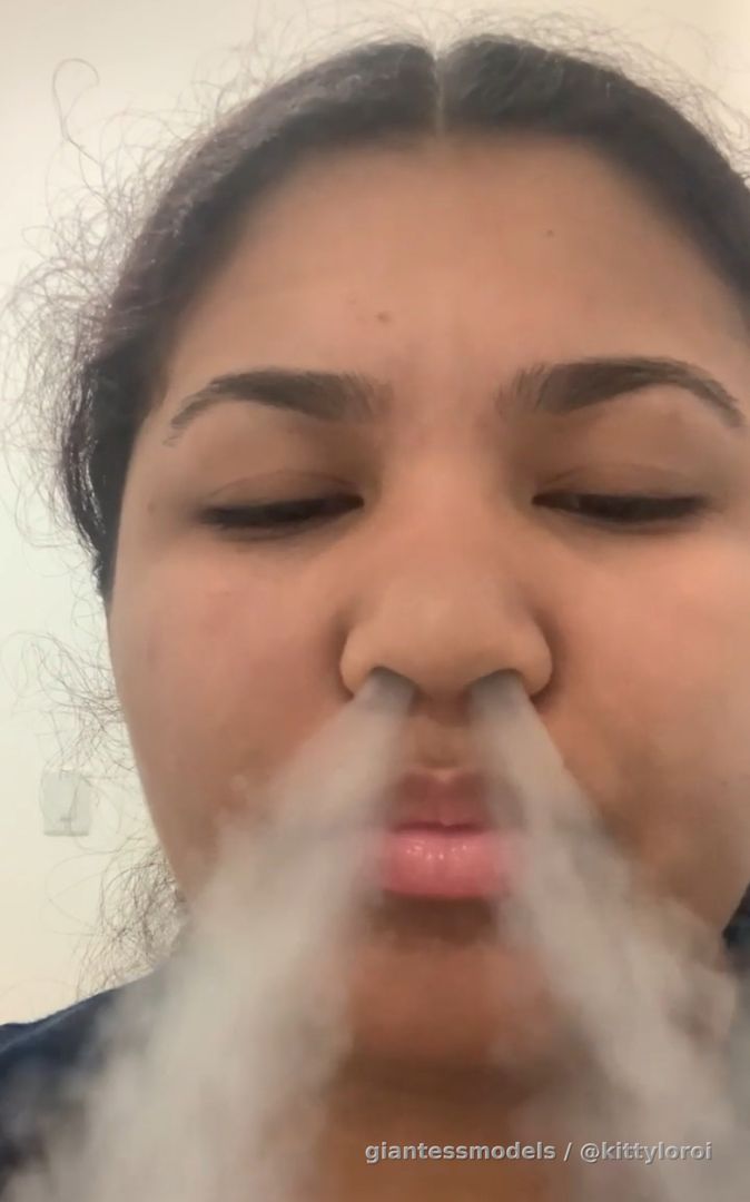 Vape show\Spit play 

|Lots of tongue 👅|
|Lots of smoke💨|
|Lots of spit 🤤|