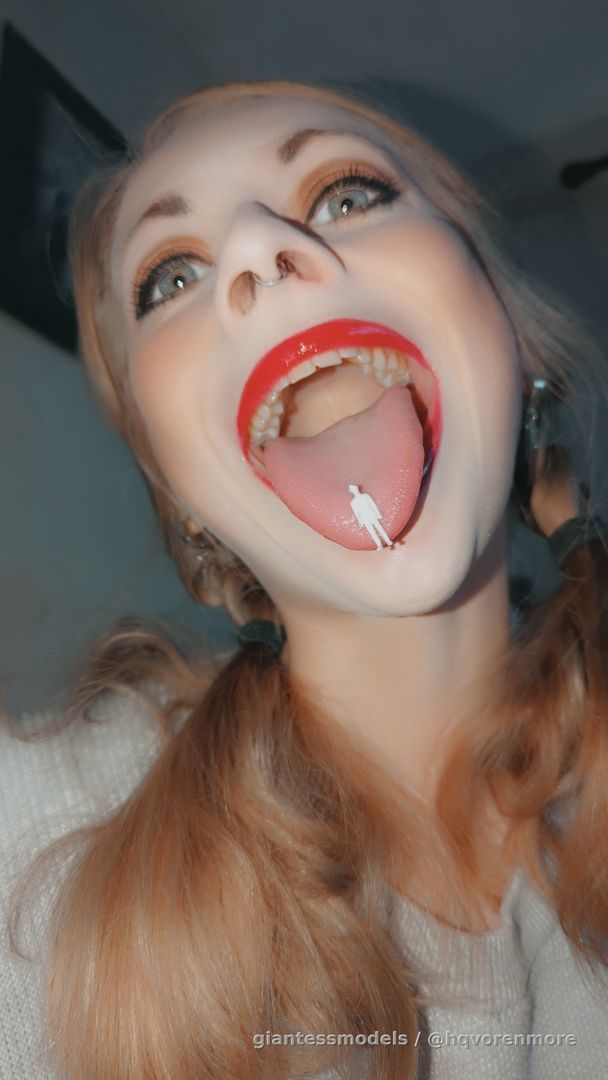 Tongue tricks mouth show with a little photoset! Mixture of mouth shots with a little cosplay fun... There might be a nude or two hehe
More to be added too as I find them!
❣️🔥👑🔥❣️