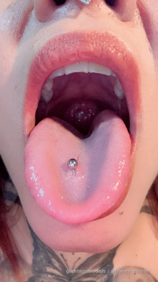 I'm still waiting for you to fulfill your most delicious fantasies. Follow me and send me a message so I can get to know you better. 😏😈🐟