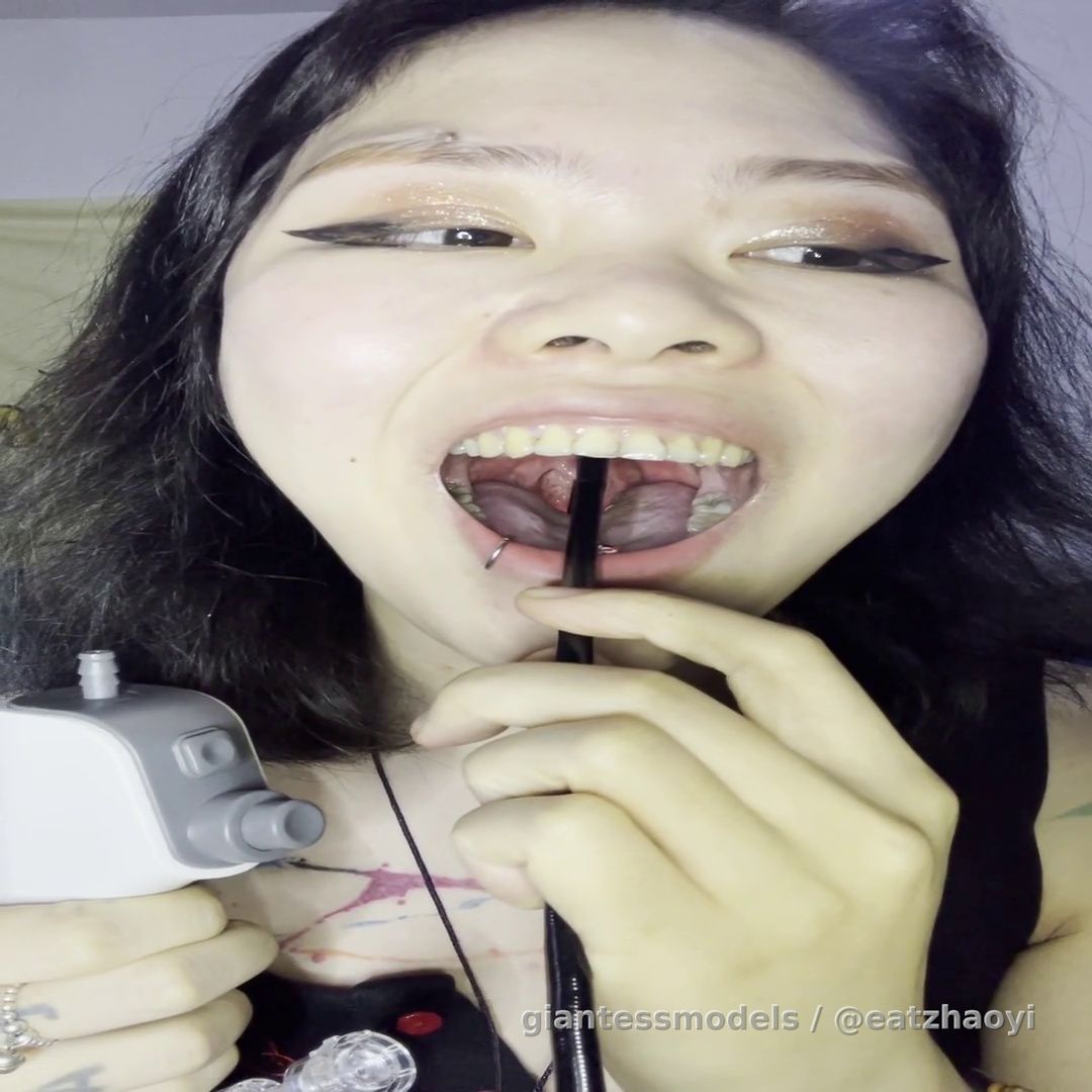 2025_4_7内窥镜从口腔进入过程正面视角+喉咙+干呕+张嘴看管子在喉咙里+化妆_9分半