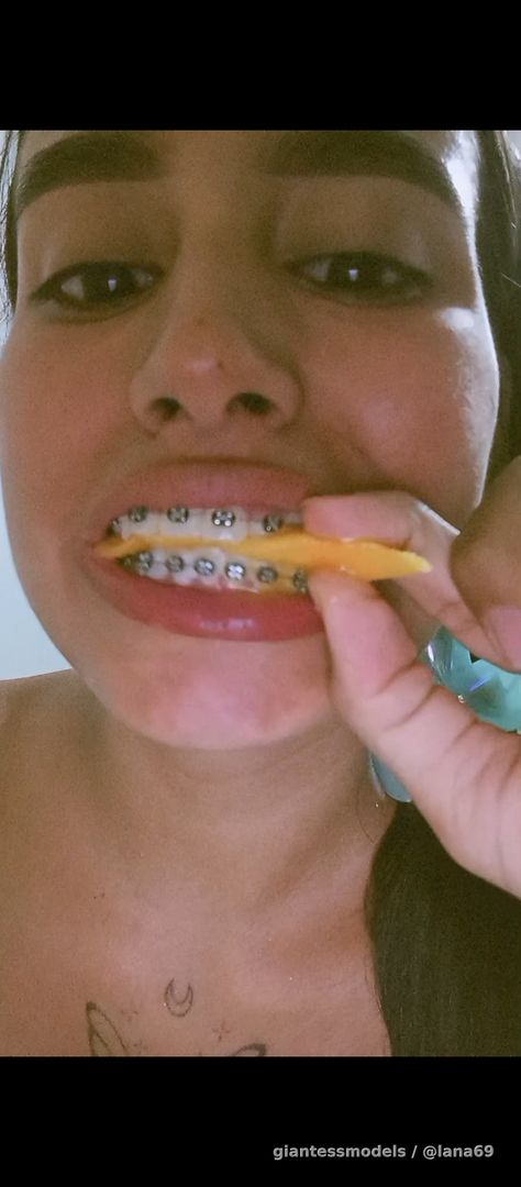 I chew fruit, watch my throat swallow it with my tits out in the open 🥭