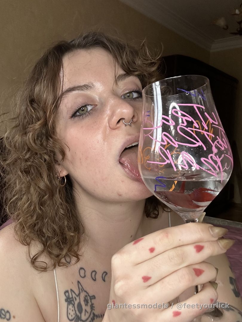 FISH pics set 🐠 (FULLY topless too 🥰)