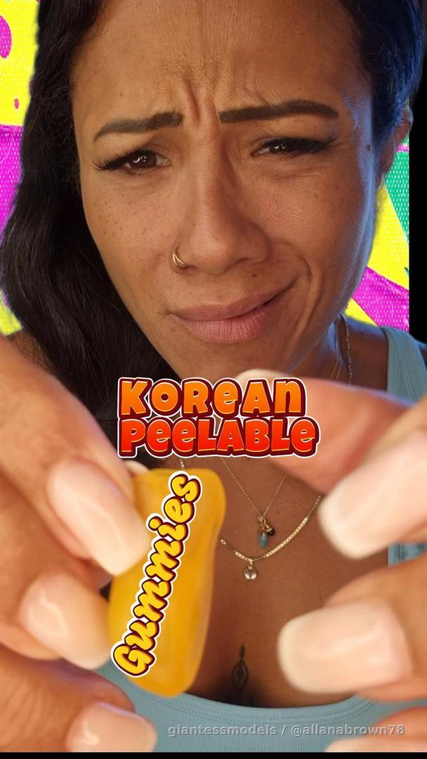 ASMR: Korean Peelable Gummies 🍬✨

🍬🇰🇷 Today I’m unboxing these new Korean peelable gummies in mango and peach flavor! Watch my first reaction as I explore their texture, play with them, and enjoy this fun and satisfying candy experience. Soft, fruity, and colorful—perfect for anyone who loves swallowing whole, the effect on my neck and ASMR-style food videos. ✨😋