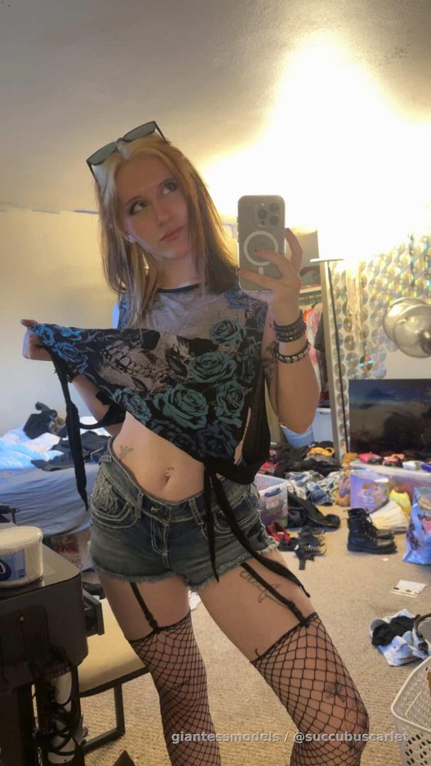 Your new Goth Giantess