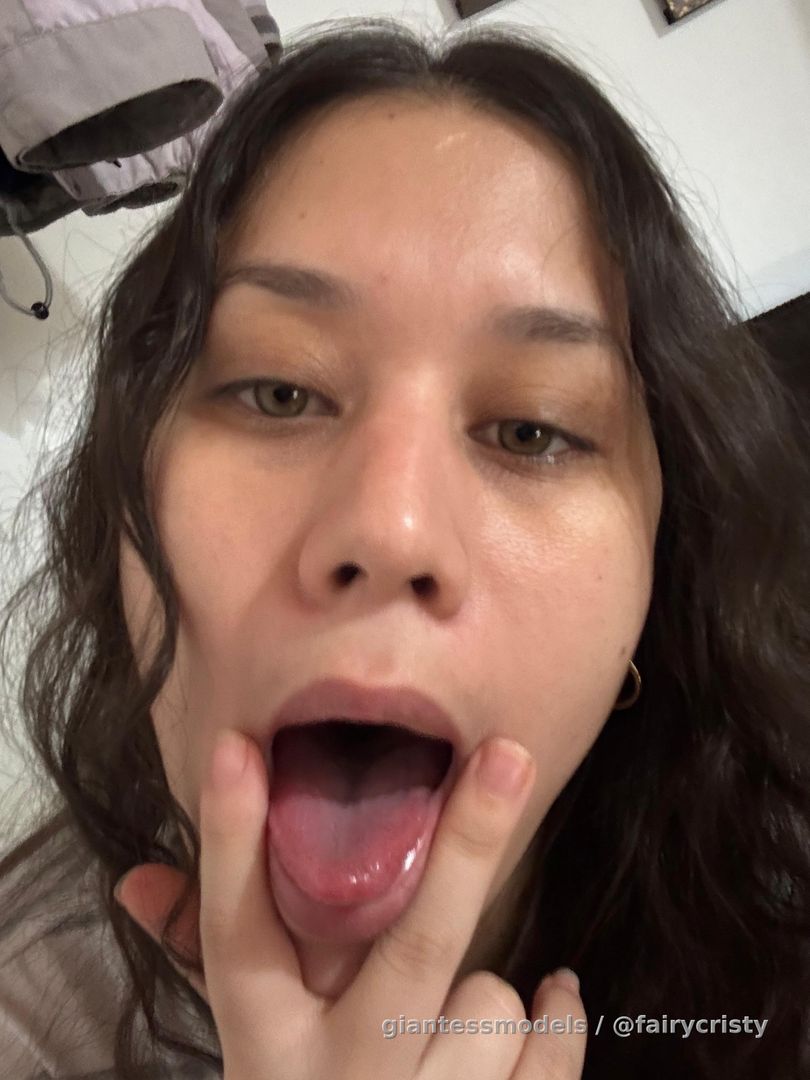 Do you want me to swallow you whole? 😼 Come closer and taste exactly how wet my tongue gets just thinking about you... 💦