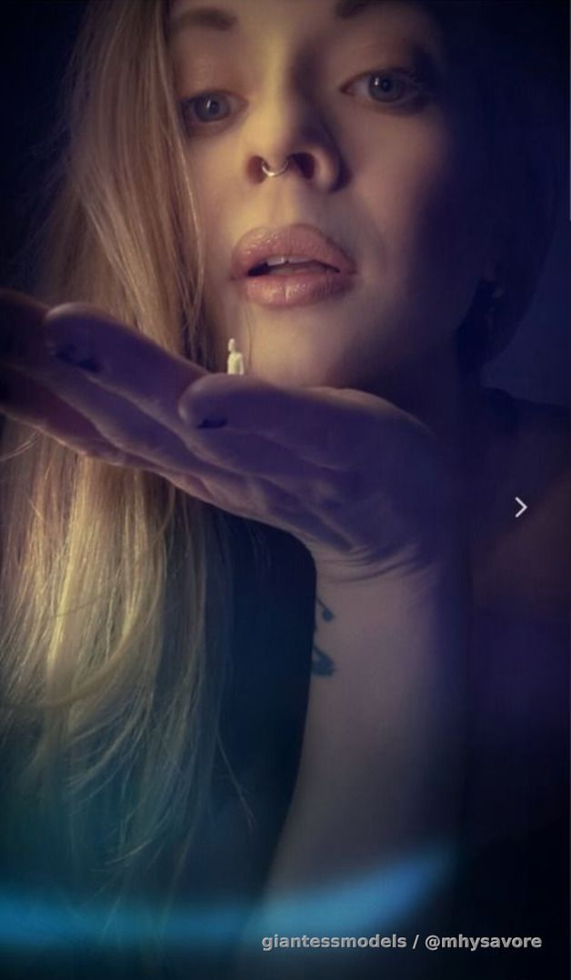 Hey everyone! New stuff coming your way all week! Some to view for free some to purchase! Watch this space for some naughty hungry Giantess action ❣️