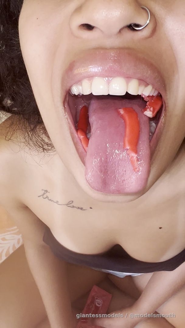 Talia Up Close Gummy Vore

210 Likes and 14 Comments to Unlock