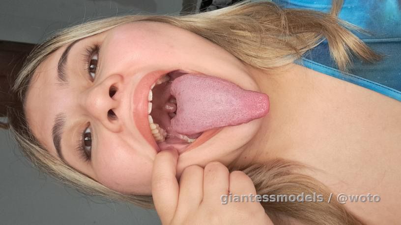 Big tongue 