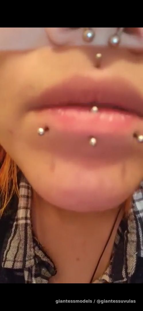 Random Model Mouth Show 