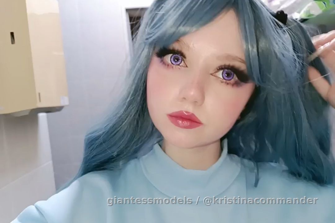 Cosplay throat (video 1 min)