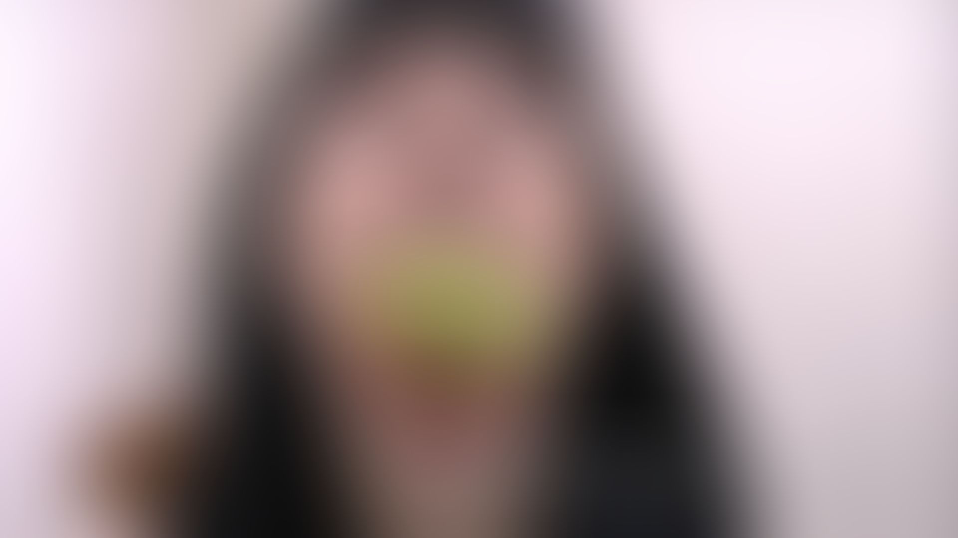 Apple mouth stretching & measuring