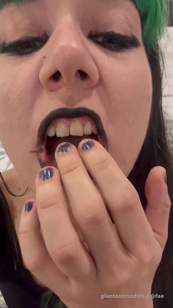 Check out my mouth tiny and tell me what you see