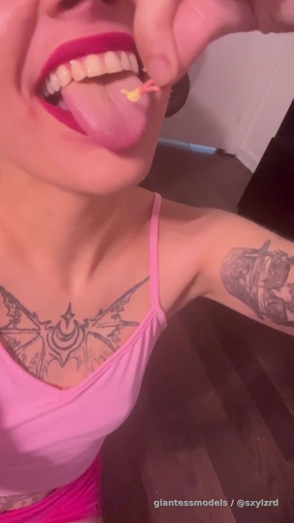 SxyLzrd Giantess Babysitter Vore