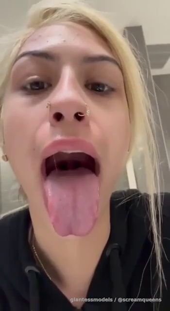 Juicyy Sloppy Lipss + Drooling Wet Uvula Viewz