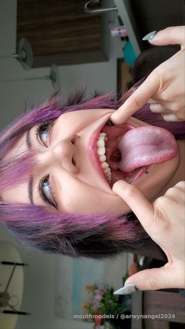 https://www.mouthmodels.com/titan.mouth.goddess
