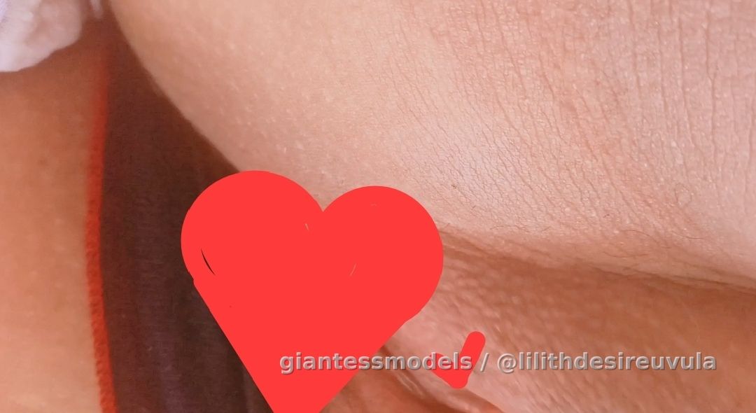 Playing with my fat pussy secretly on the terrace while my family is around (homemade video) VIDEO ON MY PROFILE
💕👄

