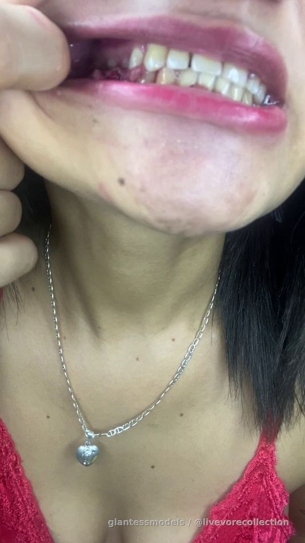 Pinkie chew and vore