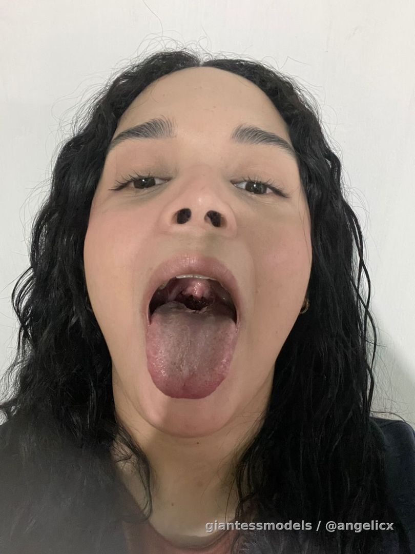 Hey, I'm new here . Contact me for custom videos👅🥰