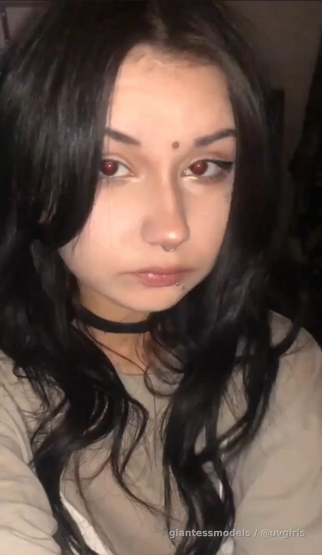 Goth girl shows her uvula and touches it (you can see her epiglottis)
