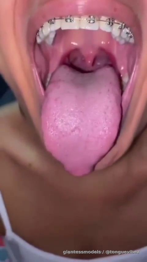 Insanee Deep Gagging Juicy Uvula Inside Viewz