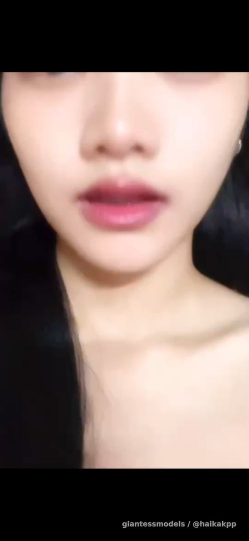 Giantess j show her mouth and uvula