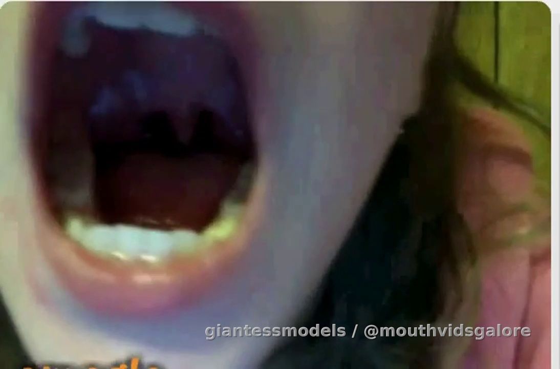 Old Omegle Video 160: Closeup Tour