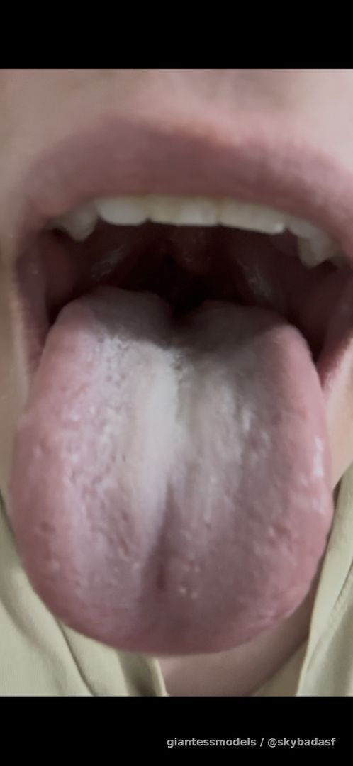 this is what happens to tinies who spy on me, you get swallowed👄🤭