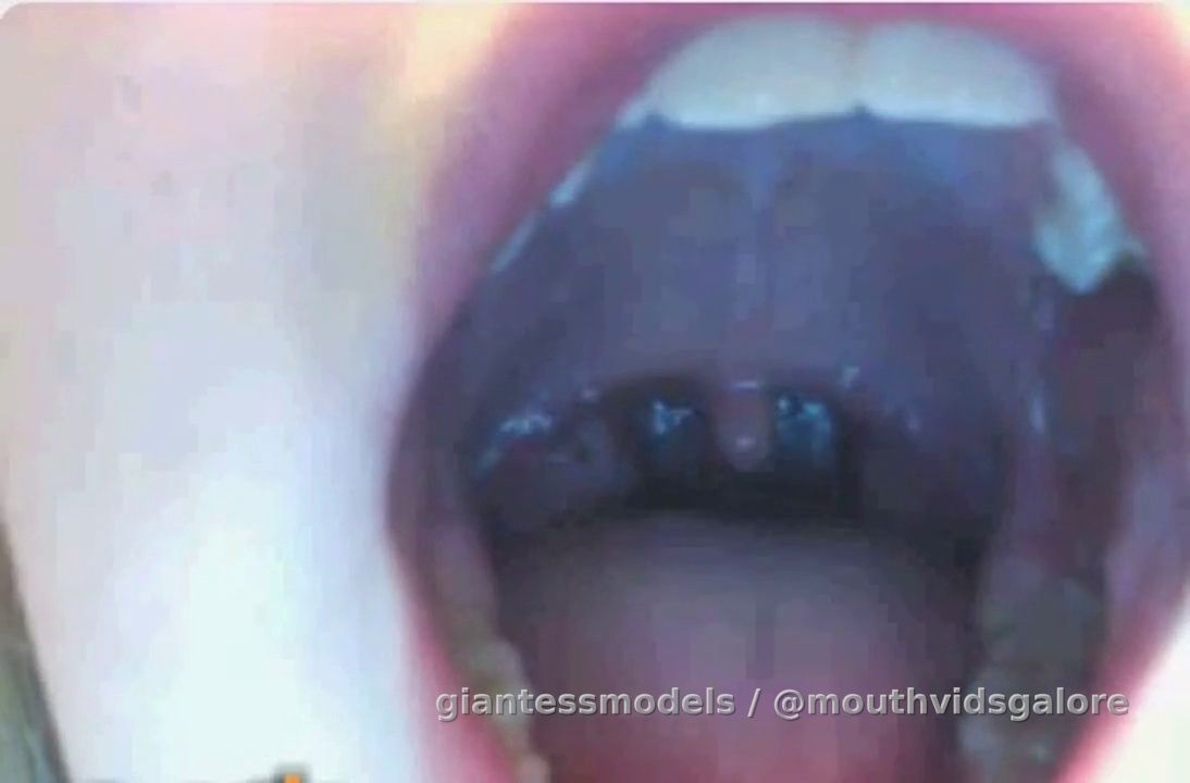 Old Omegle Video 161: Far View and Closeup Tour