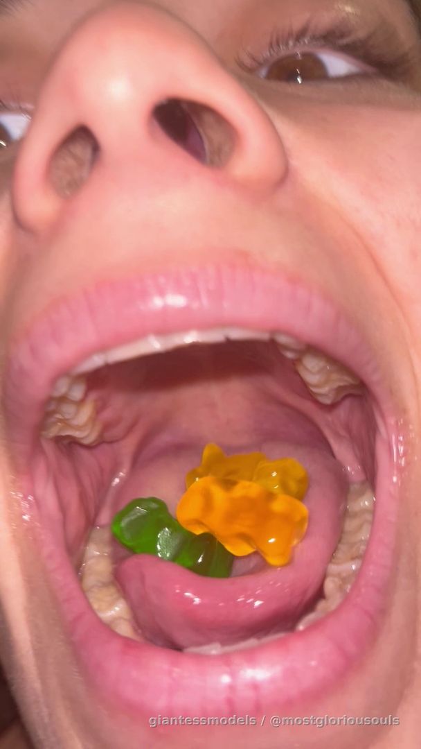 Gummy vore