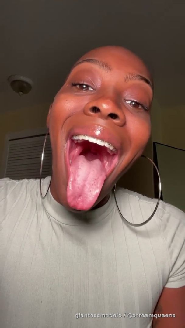 Gorgeousss Widee Ebony Mouth Gagging Sounds + Crazyy Uvula Viewz 